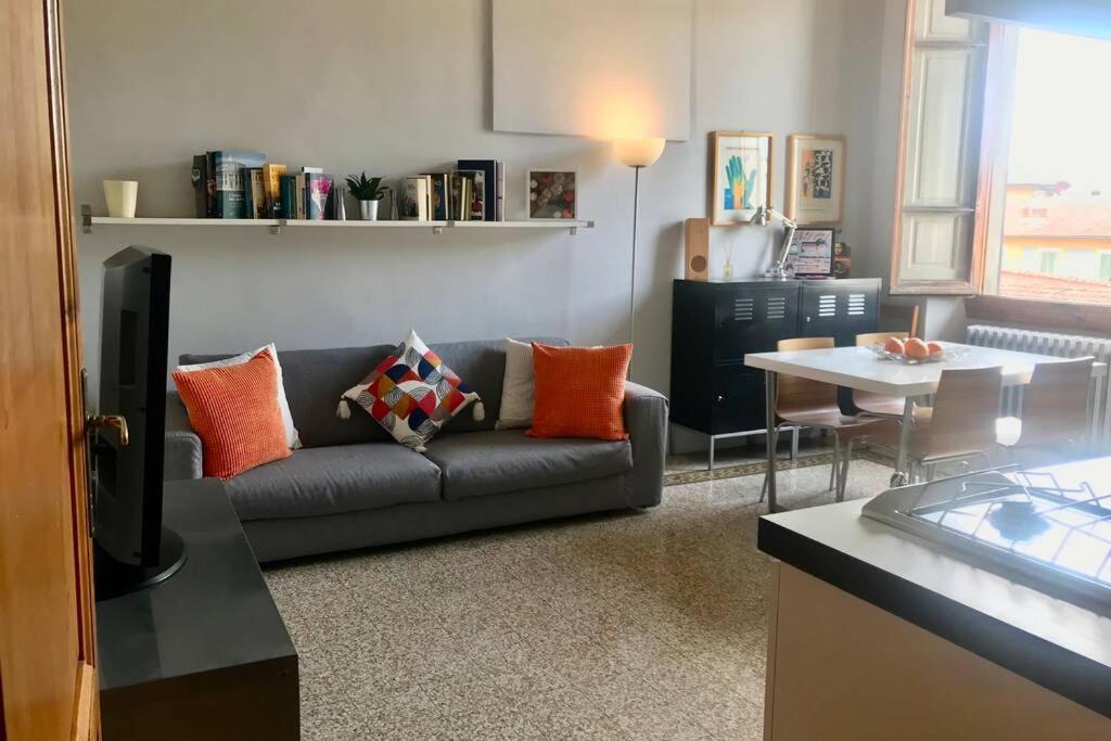 Sunny Top Floor In San Frediano Florence Extérieur photo