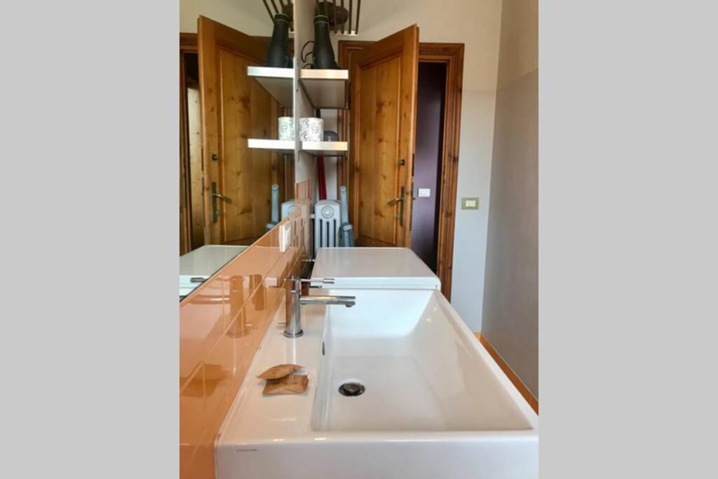 Sunny Top Floor In San Frediano Florence Extérieur photo